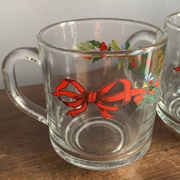 Vintage 8 Christmas Mugs - Picture 2 of 7